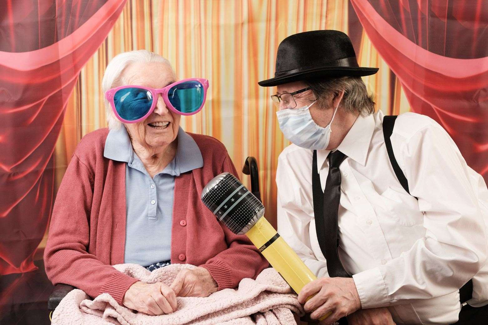 Jean Briggs tells team member Keith Hulme her favourite joke. (56472267)