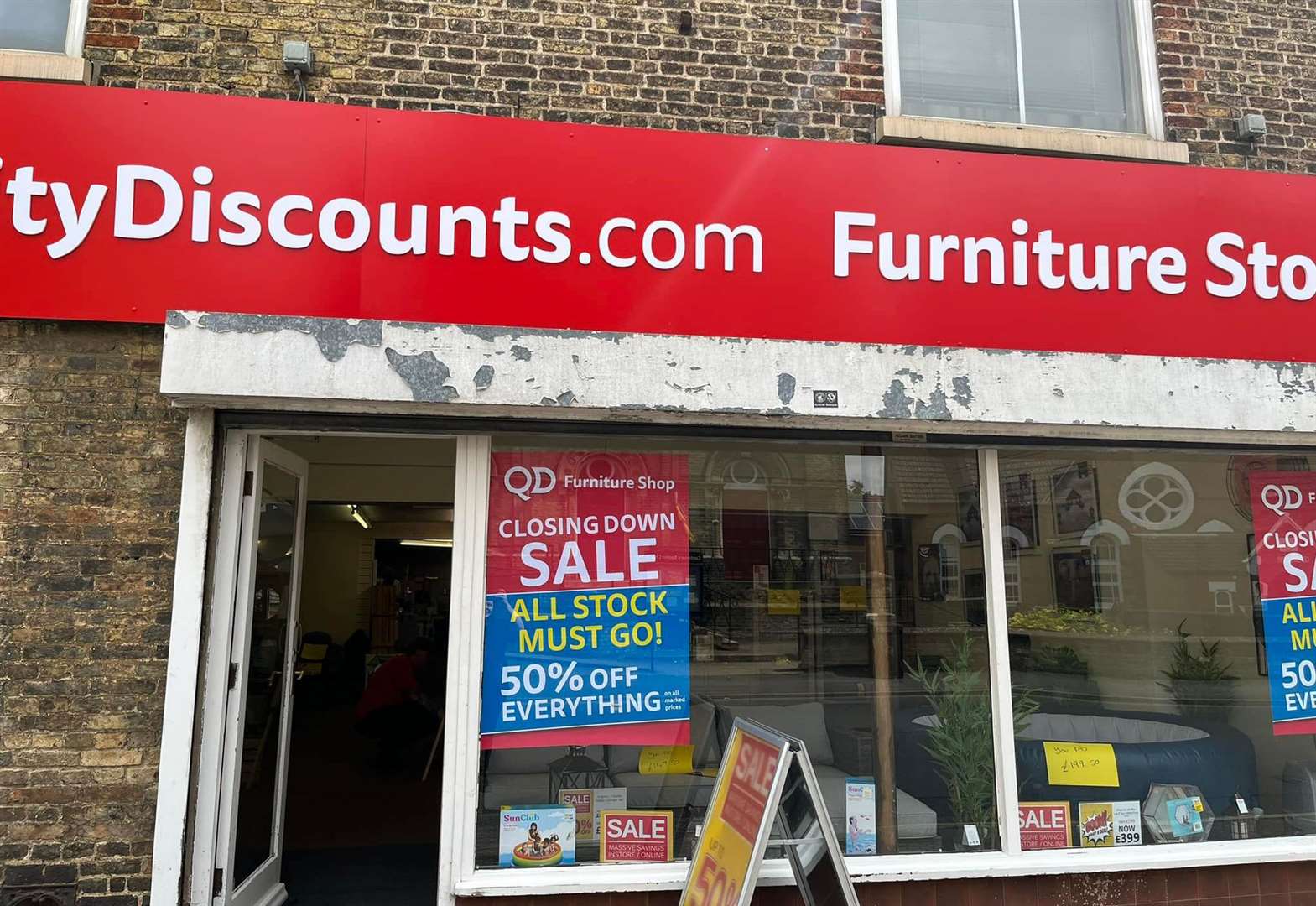 Furniture closing on sale sale near me