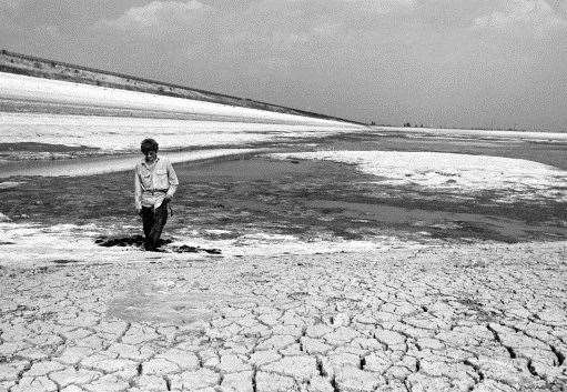Staines Reservoirs in Middlesex, during the drought of 1976. Photo credit: PA/PA Archive.