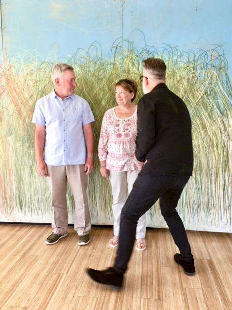 Councillor Mark Buckton and his wife line-up for artist Tim Mann. (2947804)