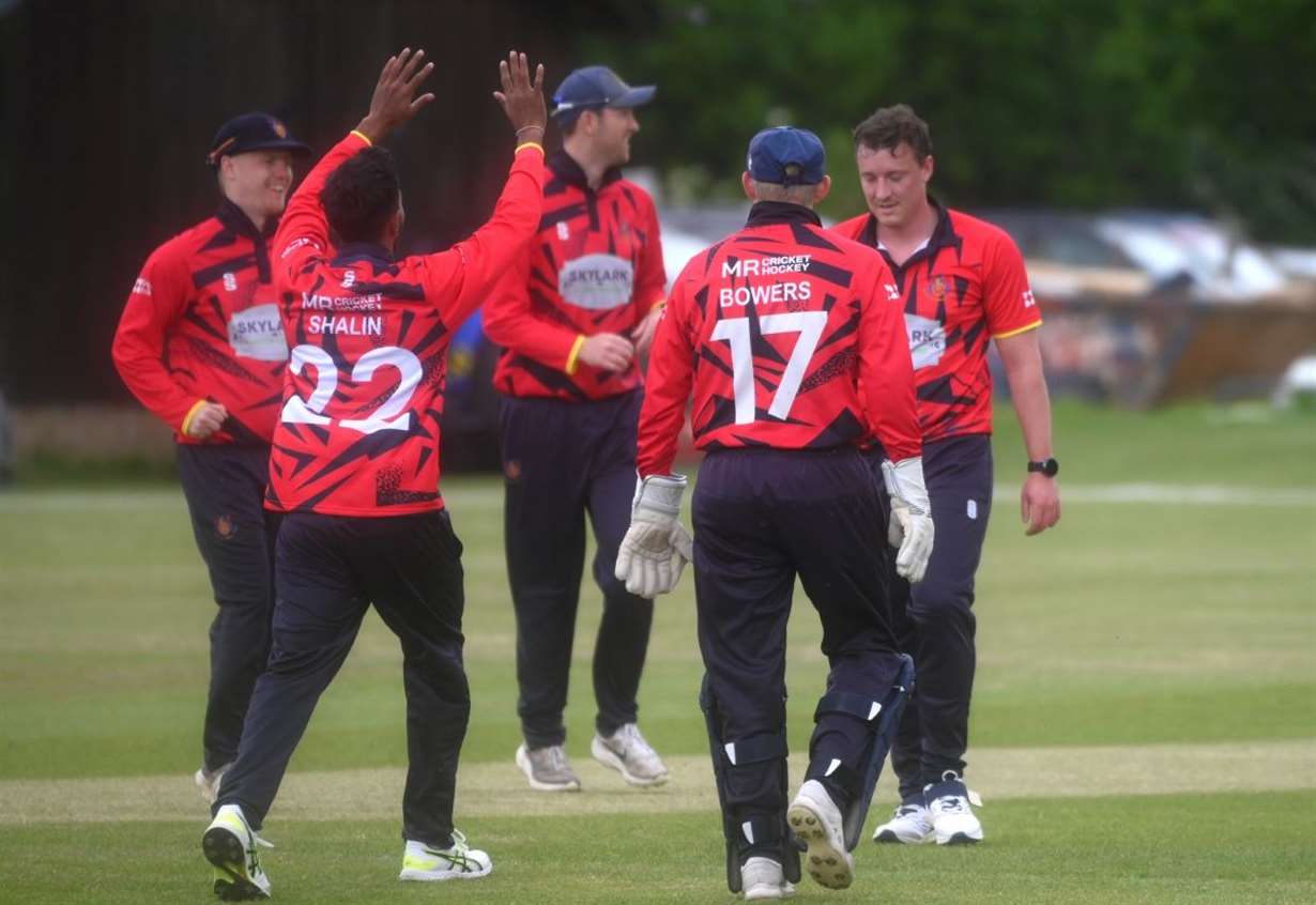 Half centuries for Bowers and Seabrook as Wisbech win for second week running