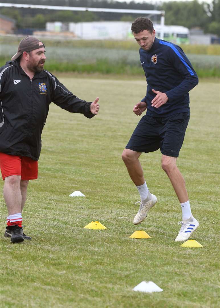 Sam Murphy pre-season training at Wisbech FC with Jonny Pearce. (36040501)