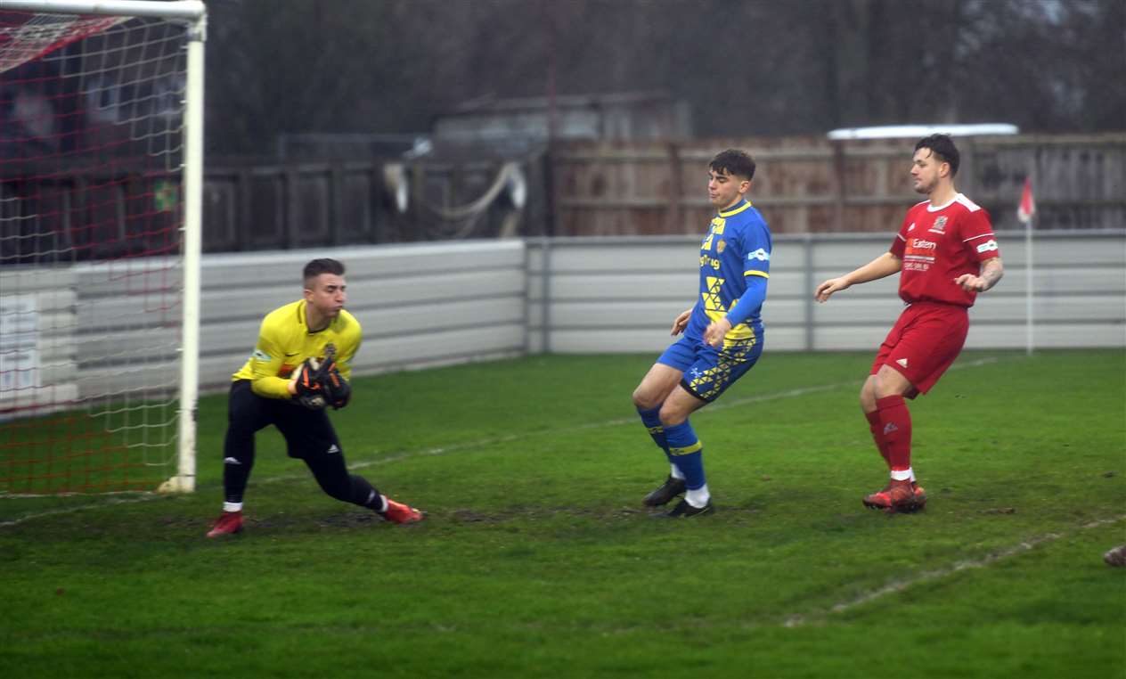 Spalding on a rare attack.