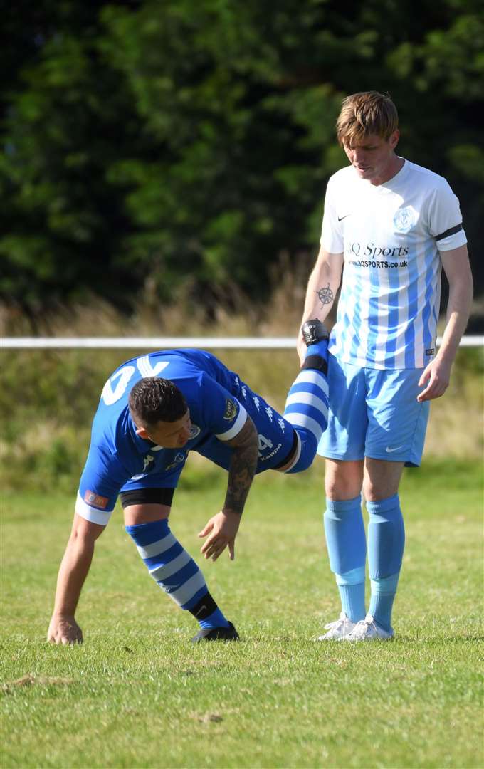 Outwell Swifts v Chatteris football action.