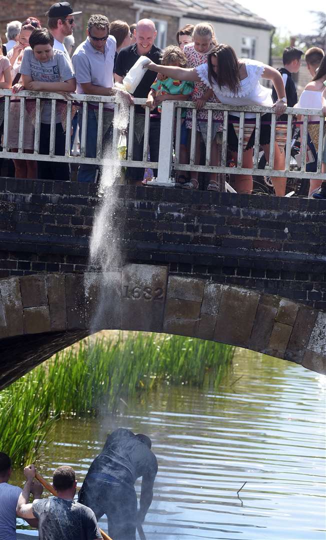 Outwell Raft Race. (11184452)