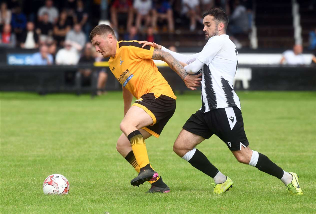 Craig Gillies on the ball
