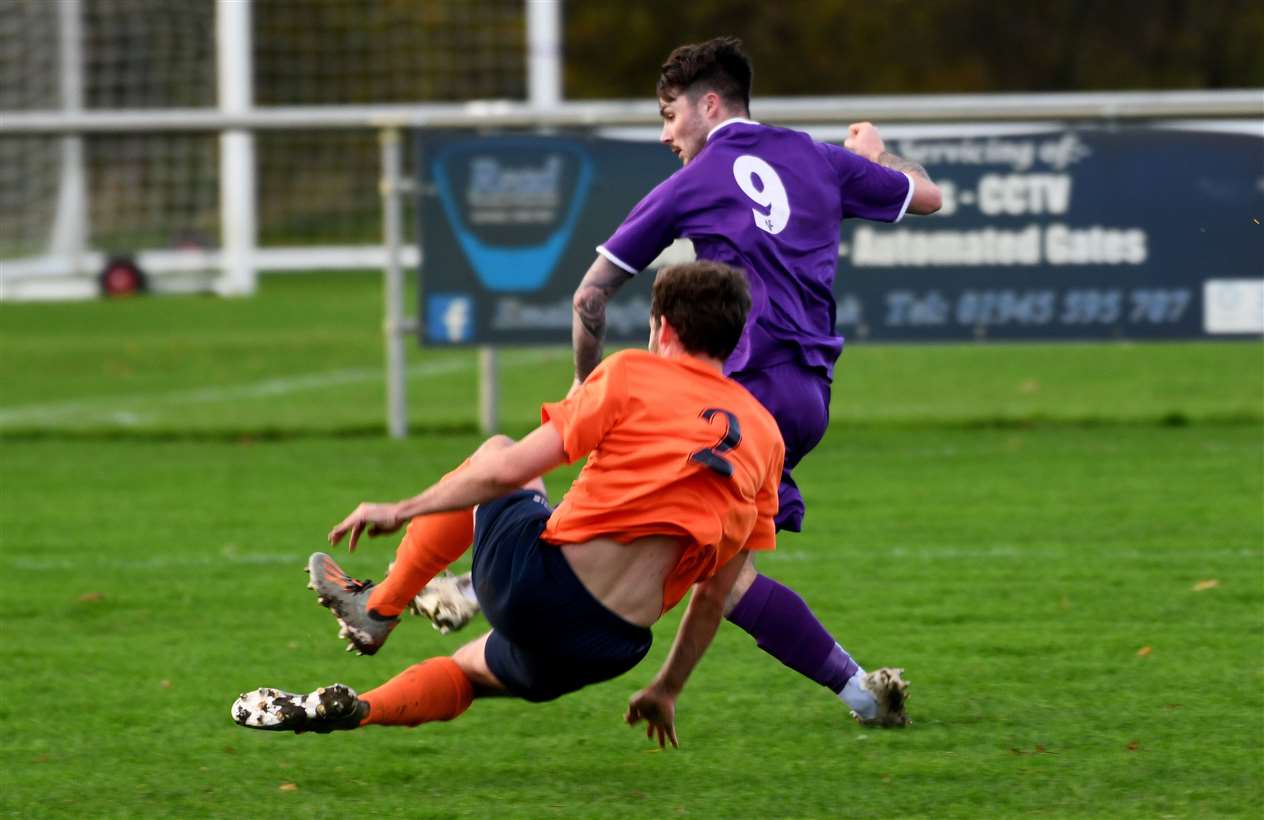 Ryan Lennon makes it 3-0.