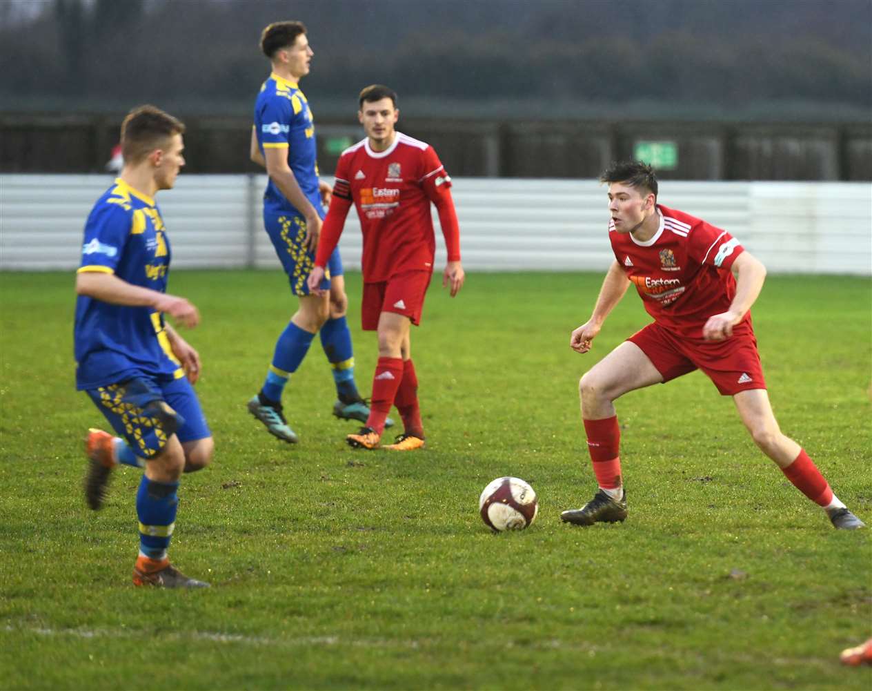 Beckham Kennelly defends.
