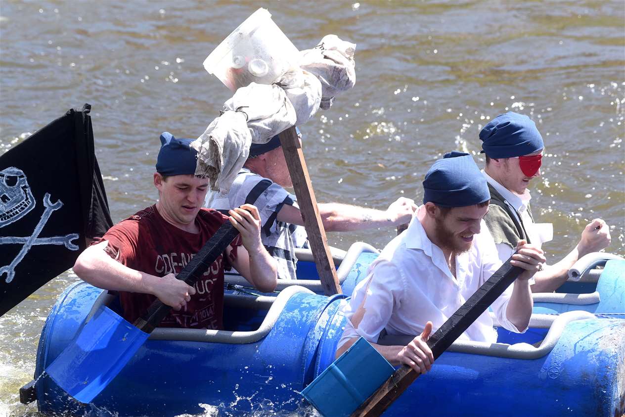 Outwell Raft Race. (11184447)