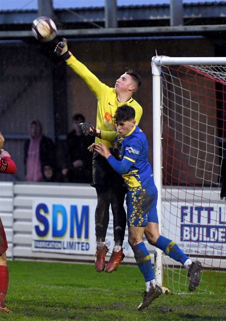 Fenmen keeper Sam Wilson in action.