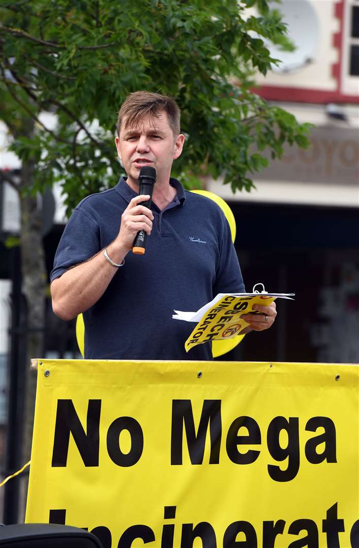 WisWin rally against mega incinerator.. Dr Nik Johnson. (48632196)
