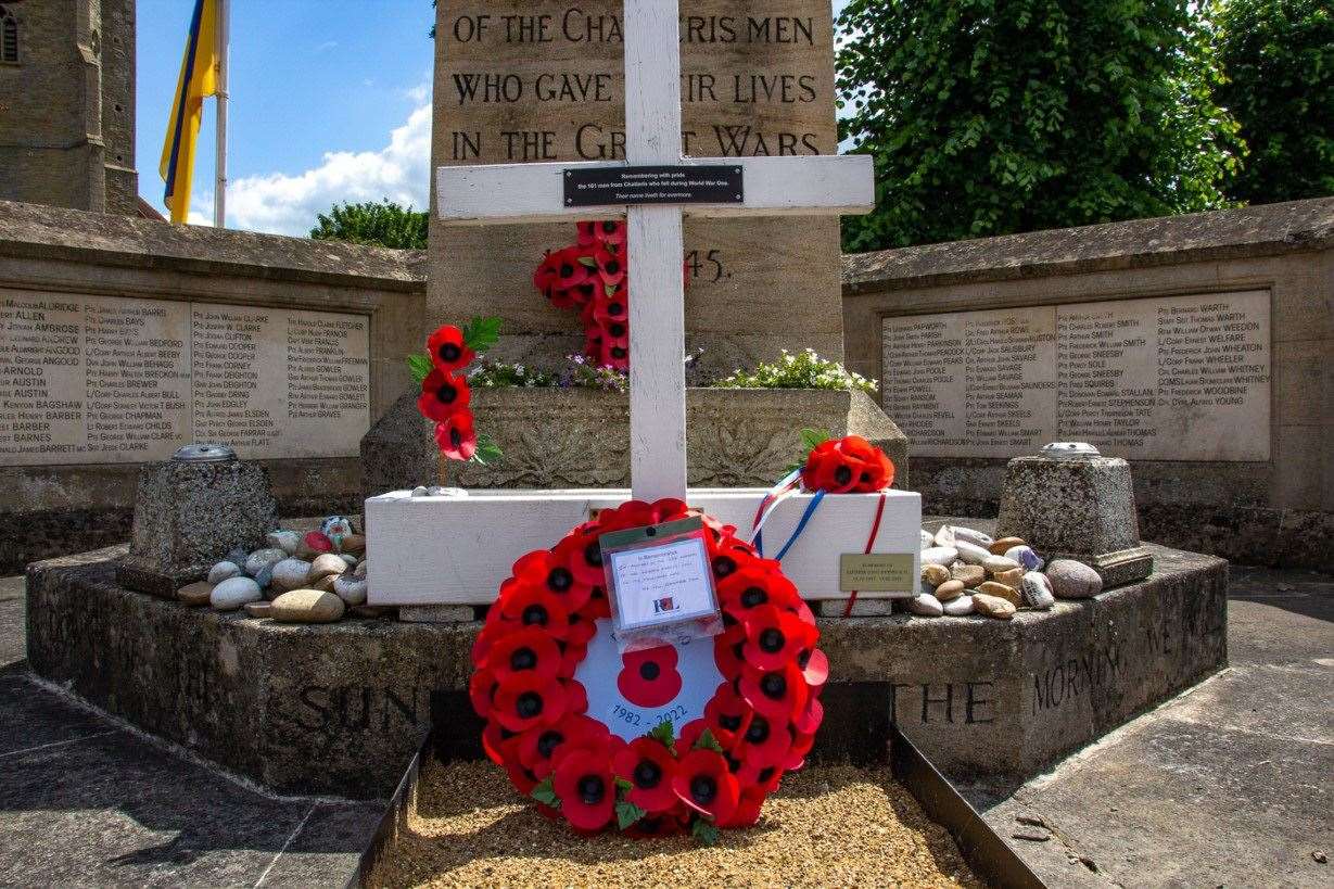 Chatteris Branch Royal British Legion held a short service of Remembrance to mark the 40th Anniversary of the end of the Falklands War. Photos: tina Prior. (57397248)