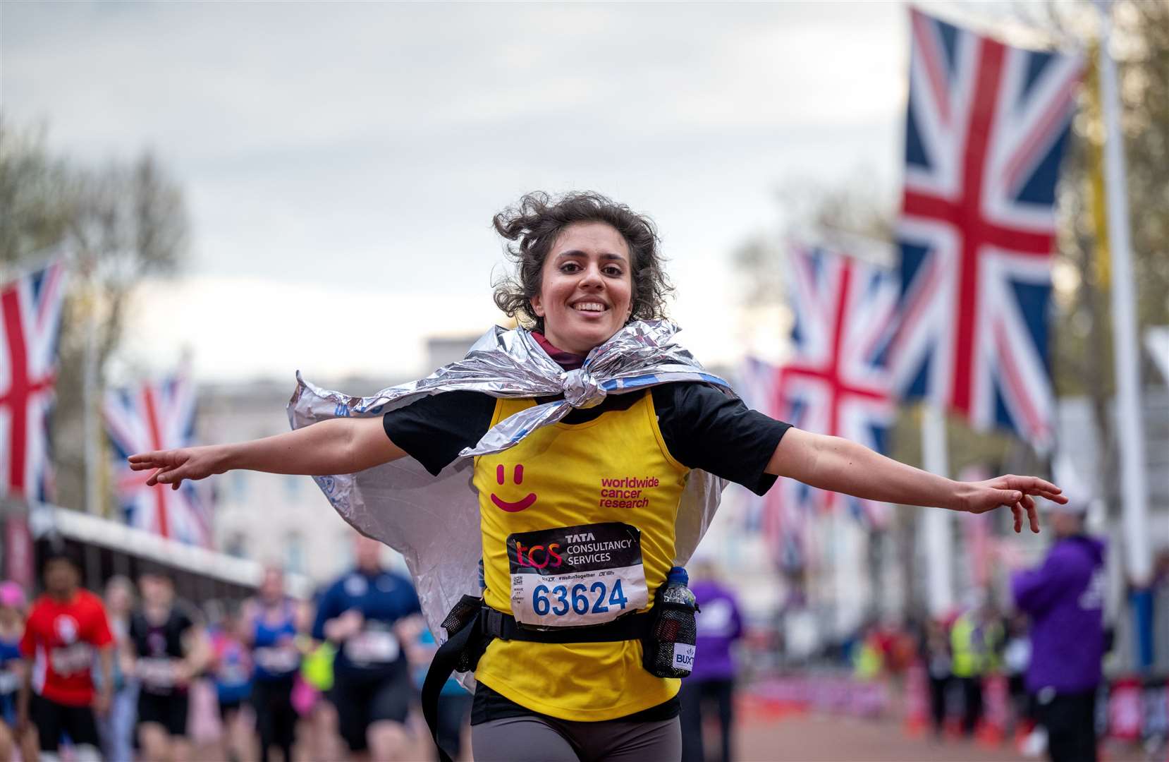 How do you enter the London Marathon and when does the 2025 ballot open?