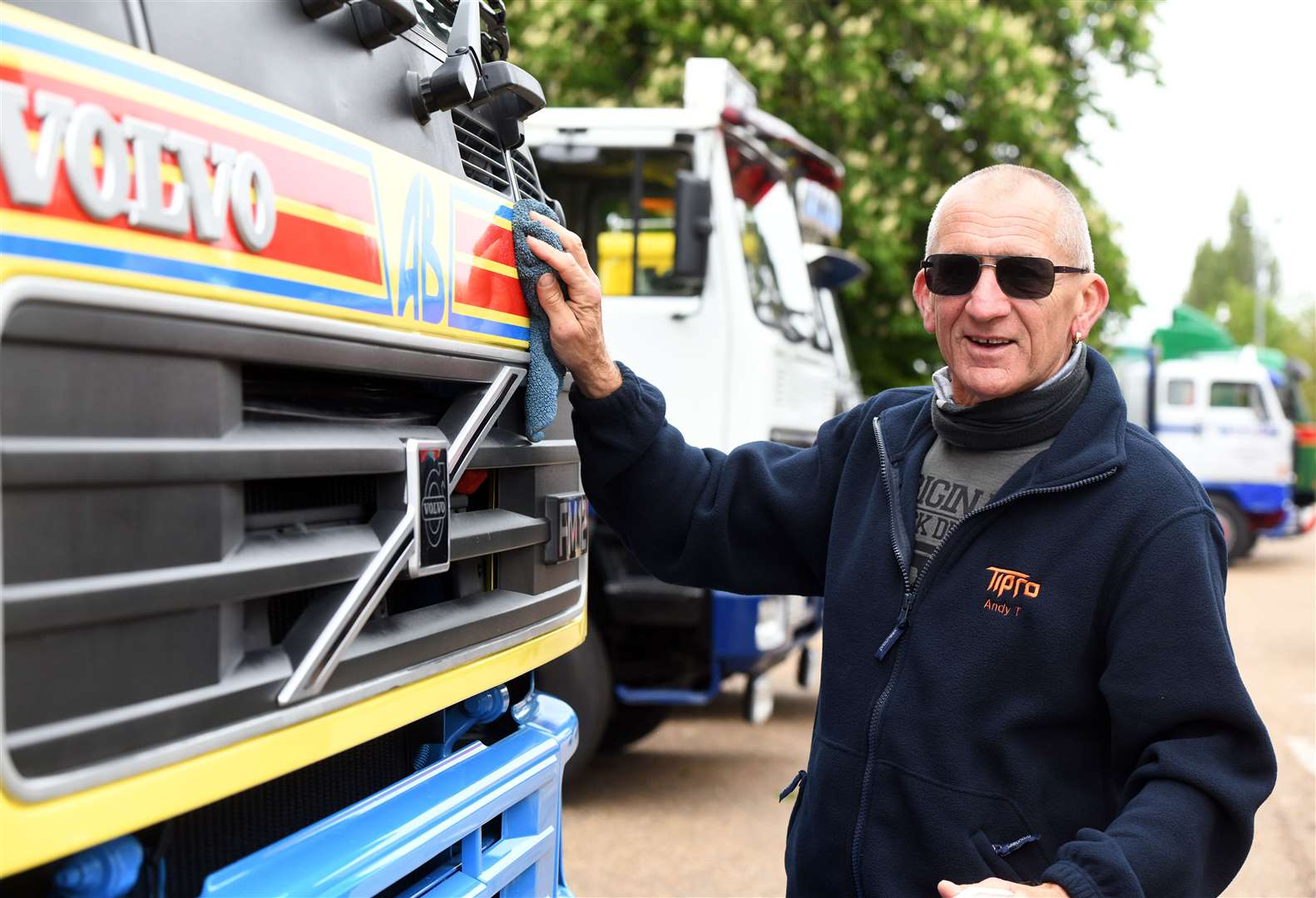 This image of Andy Tilley putting a finishing shine to his lorry before the Flatlands Road Run marked the start of the year's events - and it was in May.