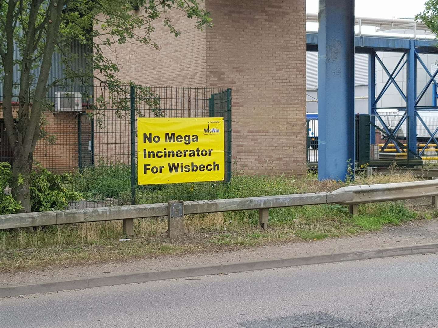 Lamb Weston is among a number of firms to come out against the incinerator and are showing support for WisWIN by displaying campaign banners around its site. (58759675)