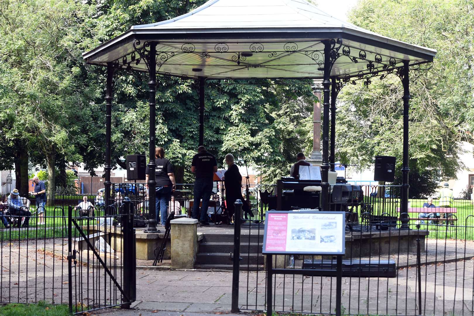 Wisbech Town Park is to get a new pavilion thanks to a £240,000 grant from Cambridgeshire County Council.