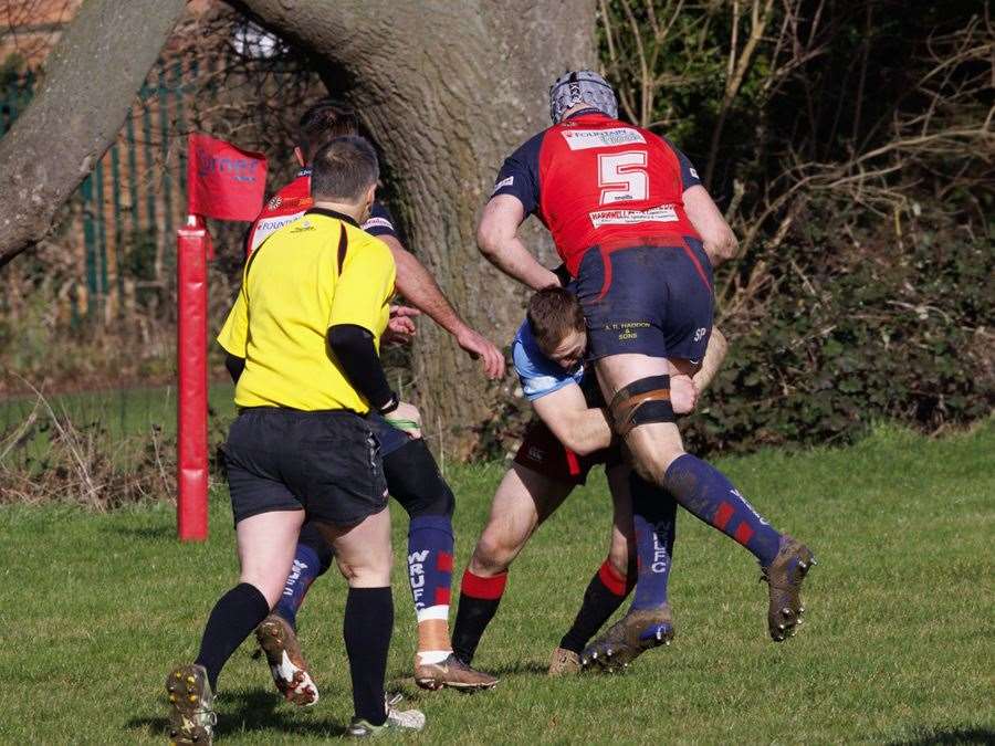 Solomon Prestidge was immense both in attack and defence (62687935)