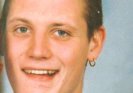 copy pic of missing person Terry McSpadden pic at dad's house at Badger's wathe well end friday bridge ENGANL00120131103155211