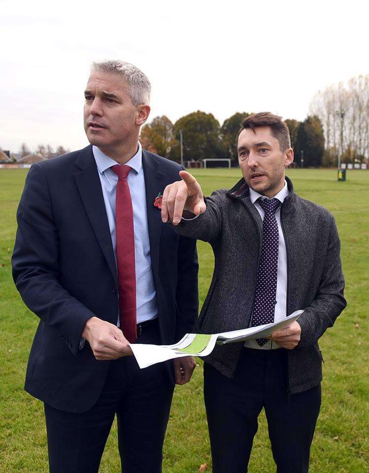 Steve Barclay looks at the plans with Matthew Warren, club vice-chariman. (5469484)