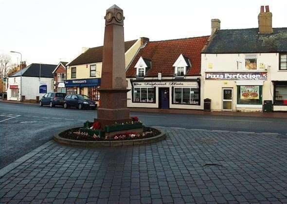 Long Sutton War Memorial in Market Place. (18489805)