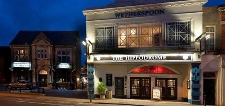 The Hippodrome is to cut the price of all food and drink by 7.5% for one day to highlight the benefit of a permanent VAT reduction in the hospitality industry.