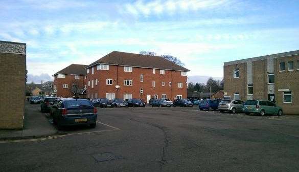 View of the building to be demolished from the minor injuries unit entrance. (31883072)