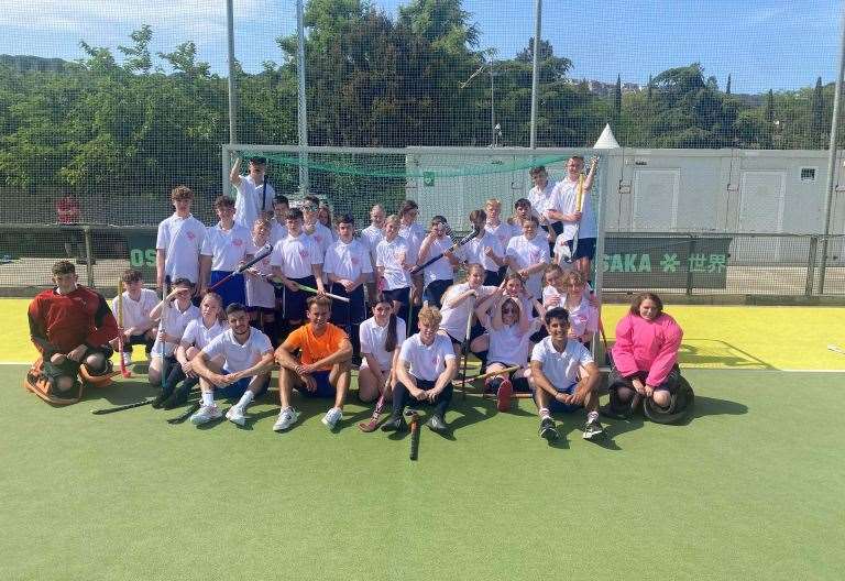 Los alumnos de Marshland High School viajan a España para hacer deporte