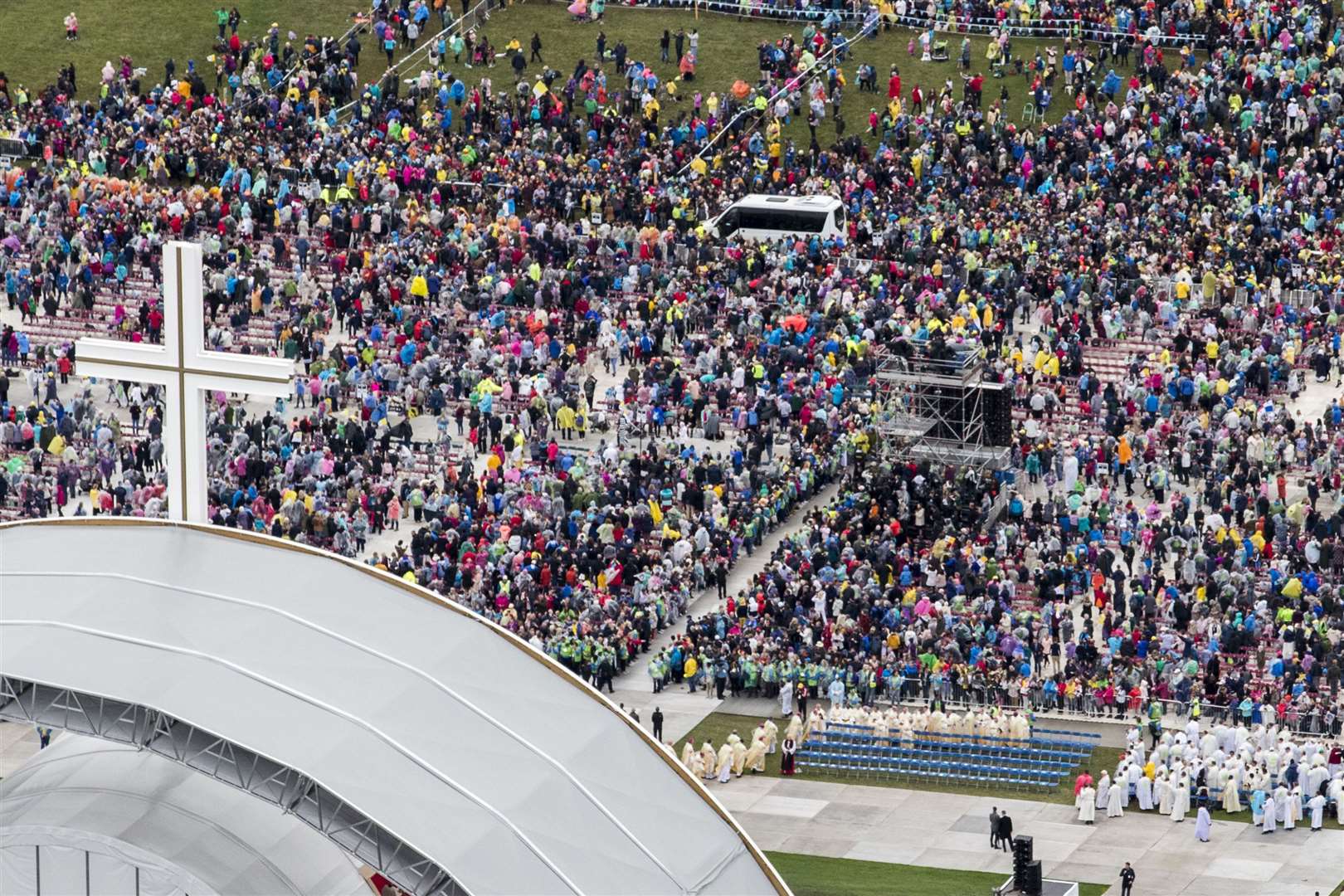 A total of 500,000 tickets were taken up for the Phoenix Park mass that ended the Pope’s visit to Ireland but the actual crowd at the event appeared smaller (Liam McBurney/PA)