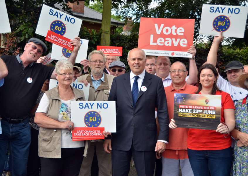Conservative MP Iain Duncan-Smith with Vote Leave campaigners in Holbeach ahead of Thursday's EU referendum. Photo by Tim Wilson.