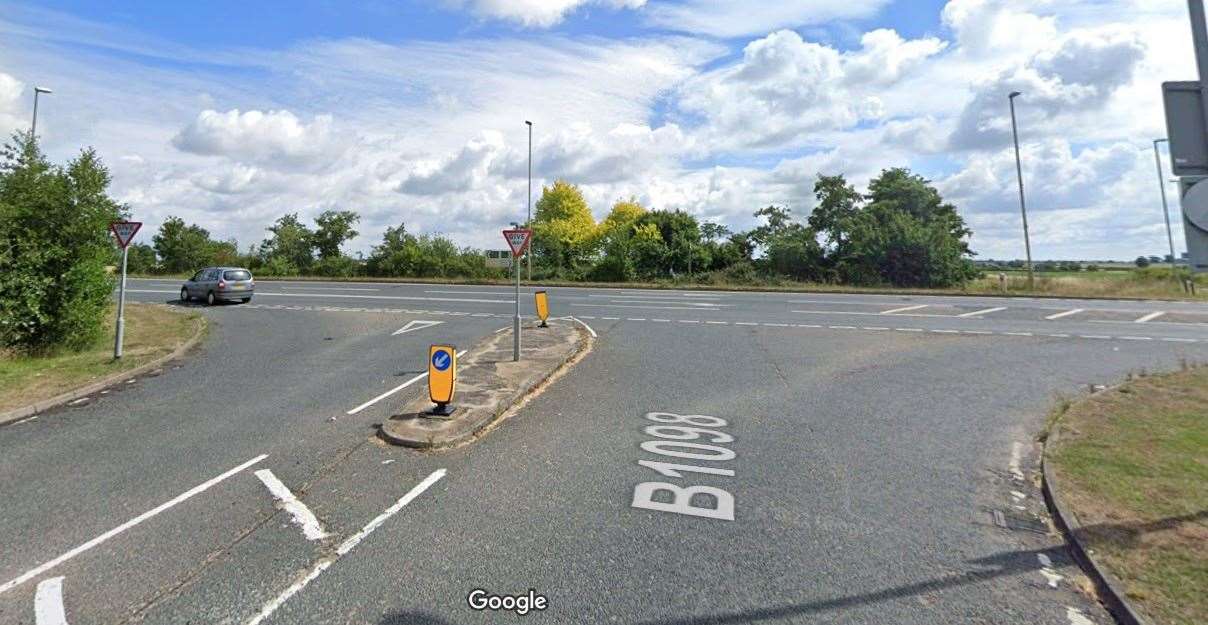 Chatteris Town Council is bidding to get better signage at New Road junction to help improve safety