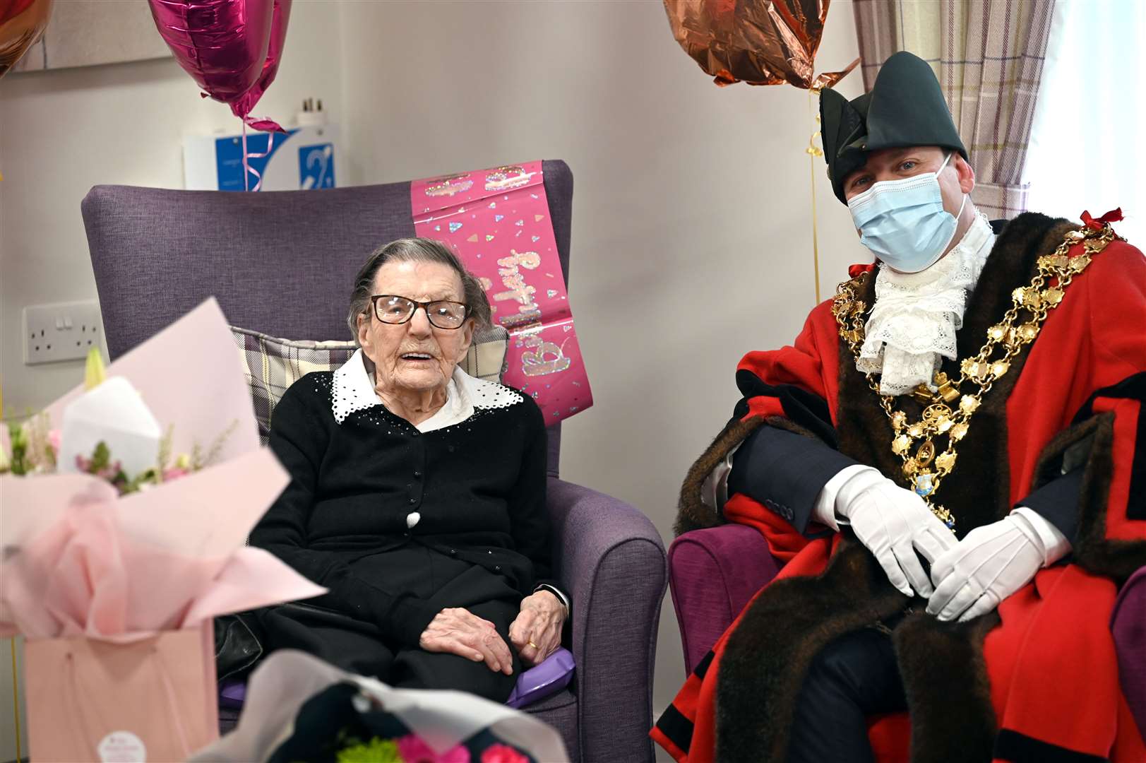 107 year old Eva Copeman with Mayor Andrew Lynn. (55158758)