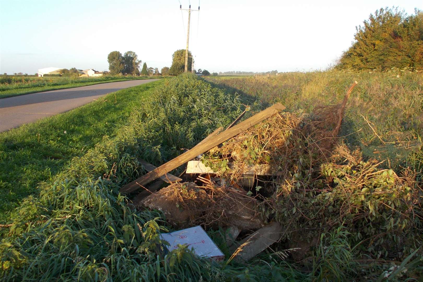 The rubbish dumped by Gene Catt in Eastrea. (12076402)