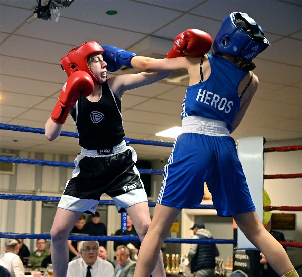 March Boxing Club evening of boxing..Lacie Moulding (red) v Imogen Cave (blue). (55848571)