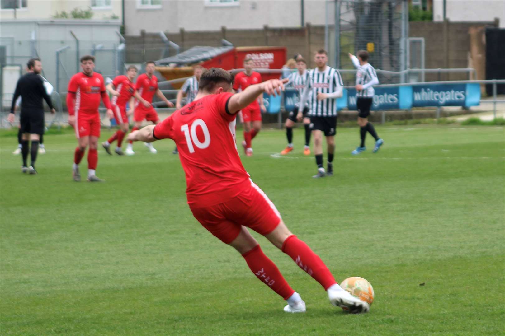 Joe Reed takes a free kick. Picture: Erin Larham