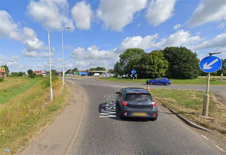 Lorry loses its load of oranges says witness