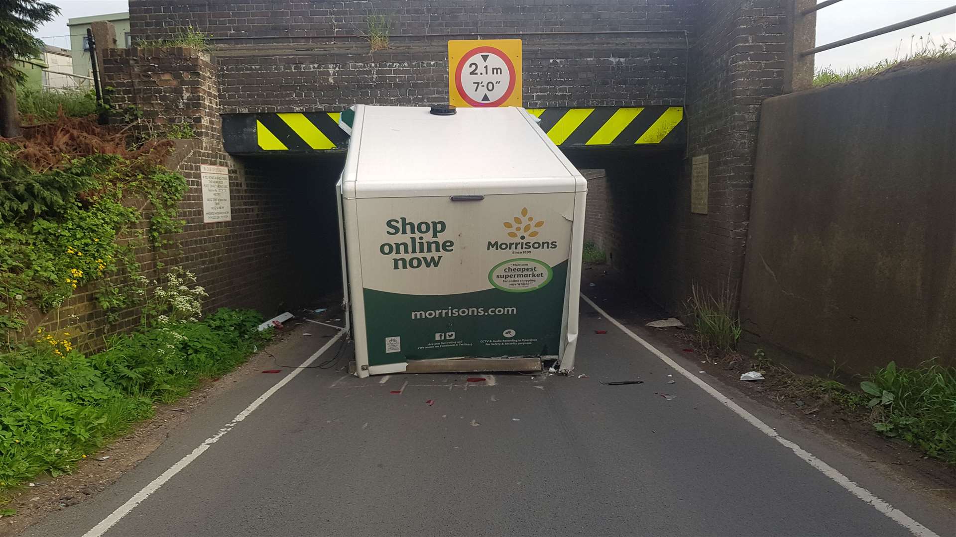 A Morrison's supermarket delivery van was the latest vehicle to hit Stonea railway bridge. PHOTO: Oscar Stephenson. (10792863)