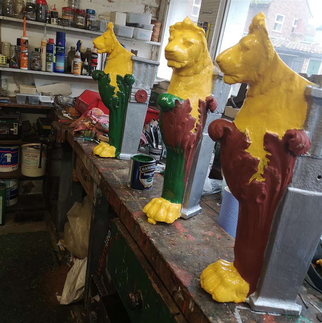 The decorative lions were stripped down, protected and repainted in the original colours from 1912