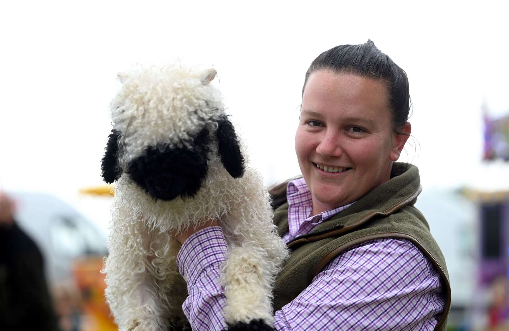 Gorefield Show Annalise Bliss with Larry