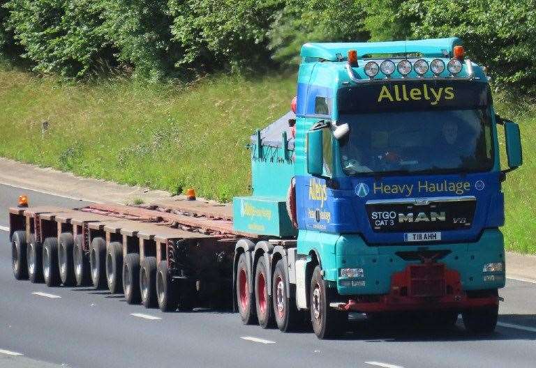 An image of an Allelys trailer in a 10- axle configuration, the one for the steam turbine will be 16 axle