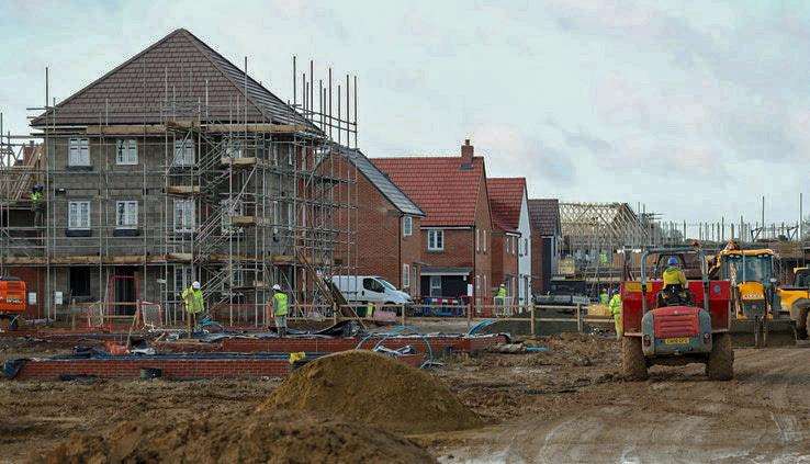 The number of houses completed in Fenland falls. (6593484)