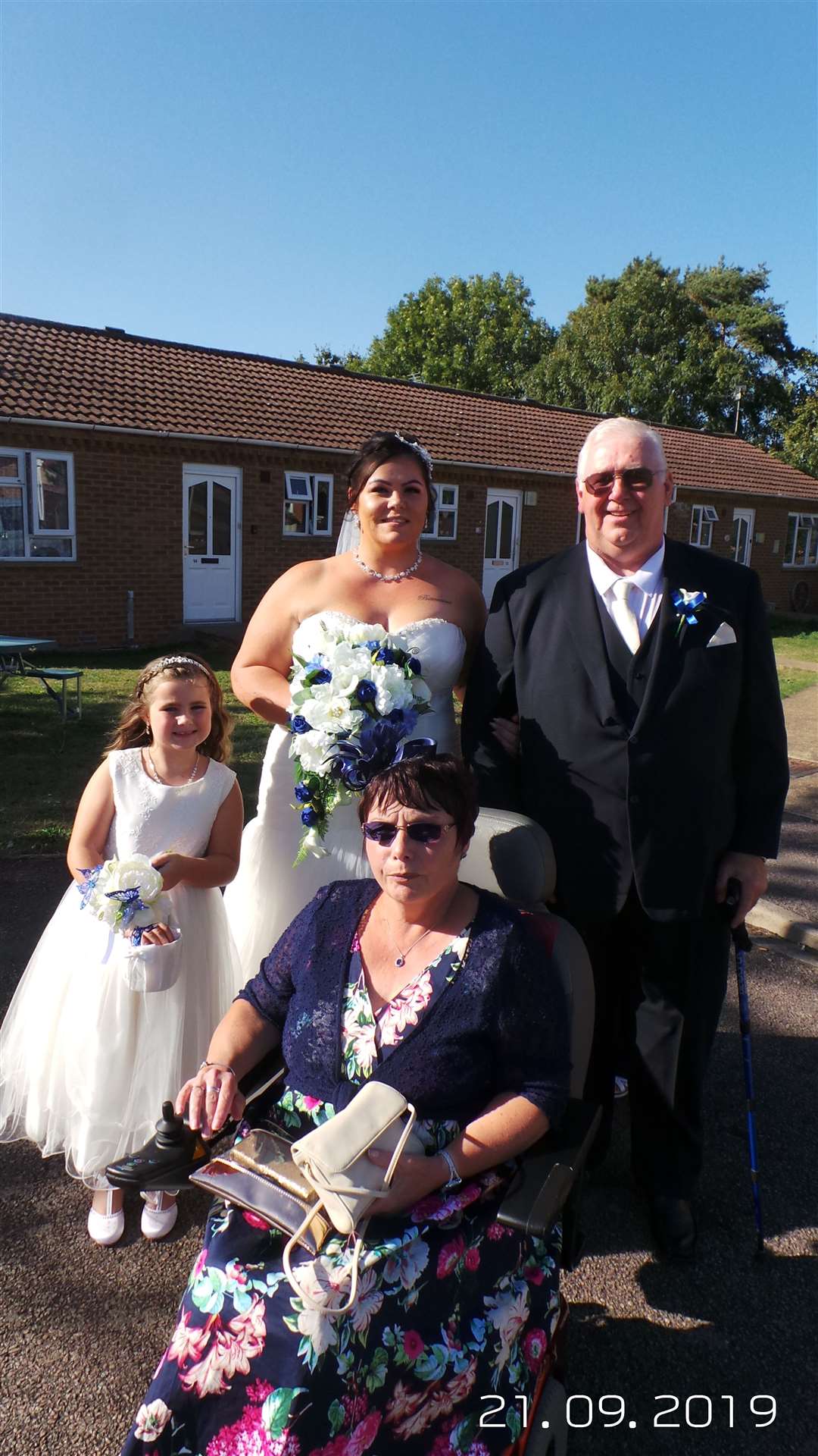 Kevin and Karen Purse with daughter Gemma on her wedding day (18084462)