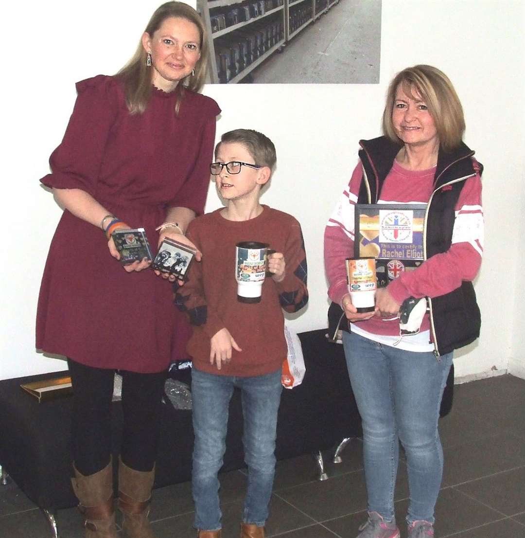 Sarah Dodkin with Finley and Rachel Elliott with the awards. (45391280)