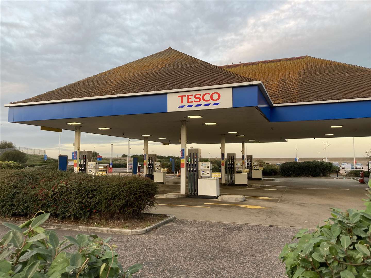 Filling up at a supermarket garage can save you £74.10.