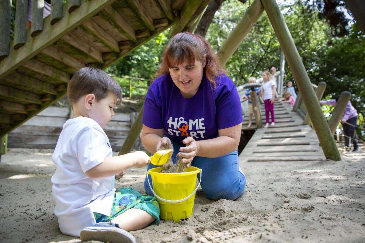 Homes-Start is looking for volunteers to help local families.