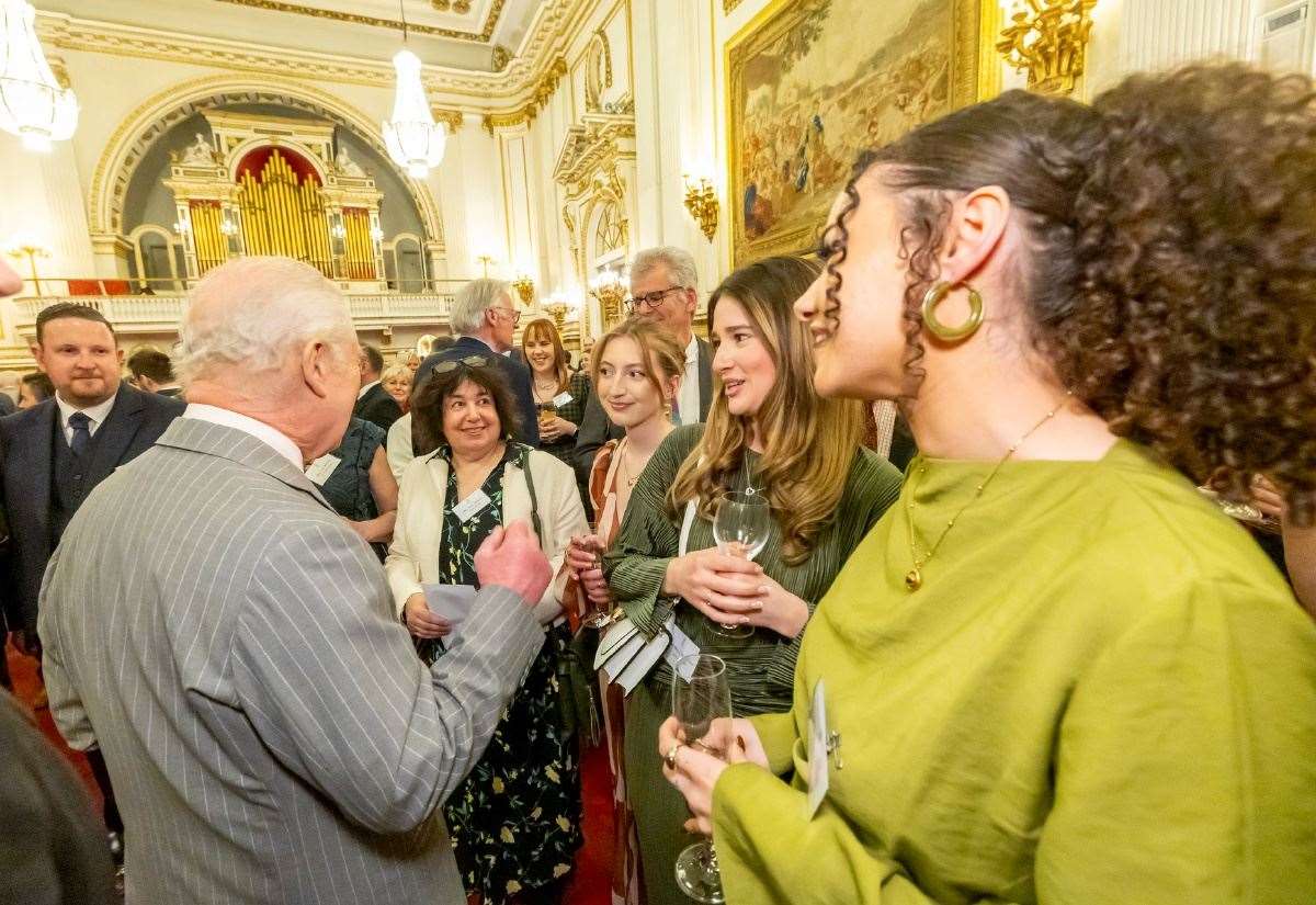 Reporters, Bridie, Molly and Alice speaking to the King PHOTO: Ian Jones Photography