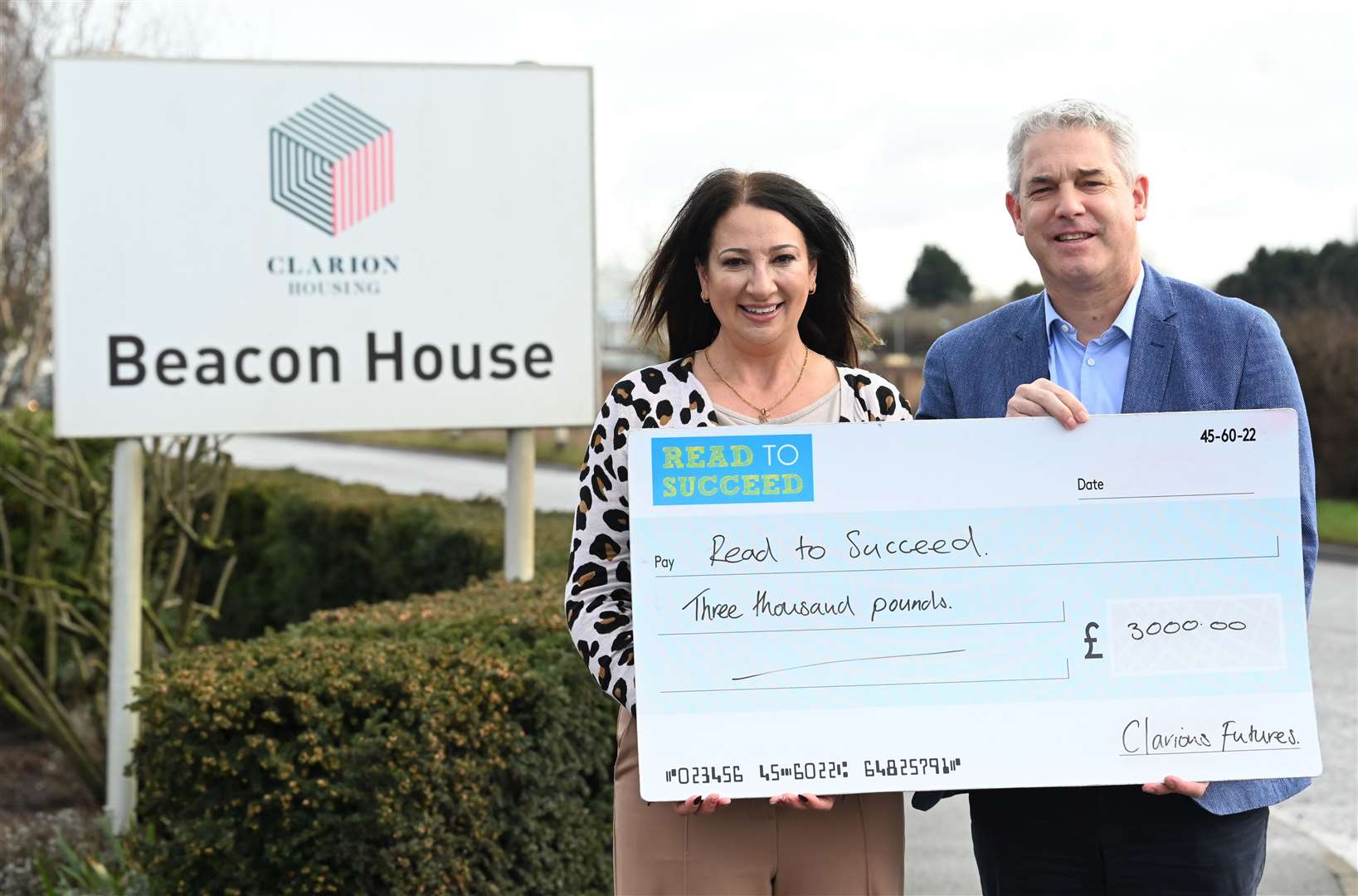 MP Steve Barclay with Maria Walker from Clarion Housing. (63136929)