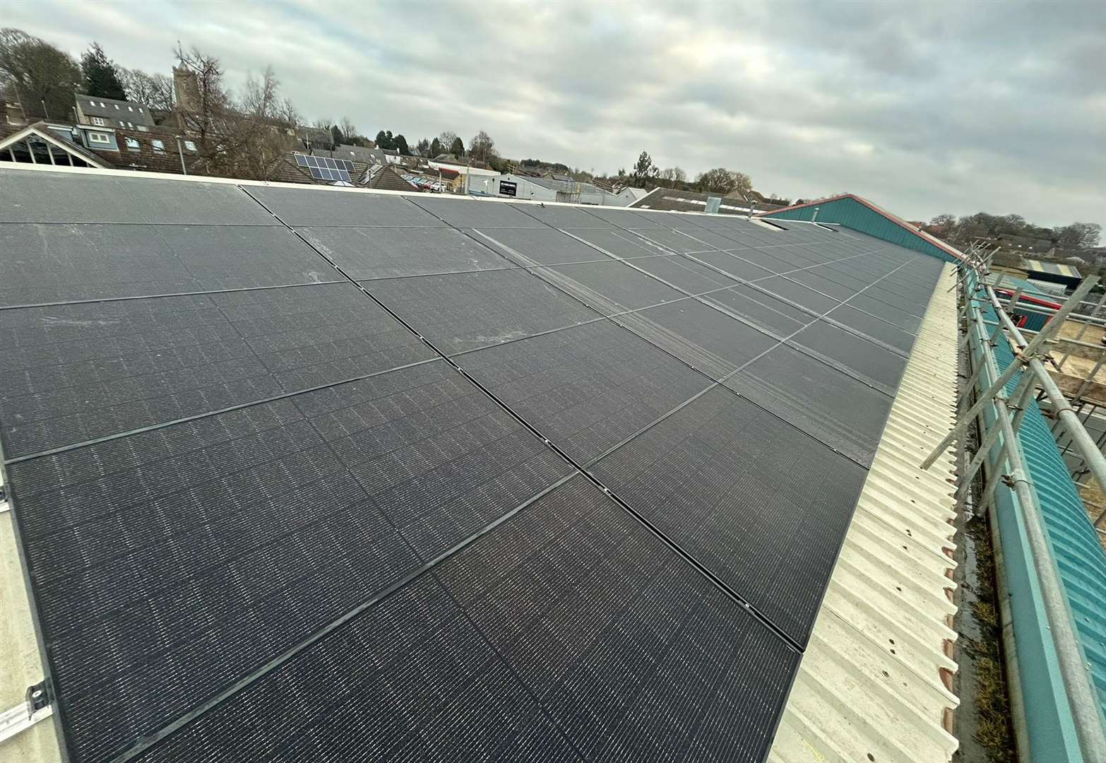 171 panels have been installed to the showroom roof