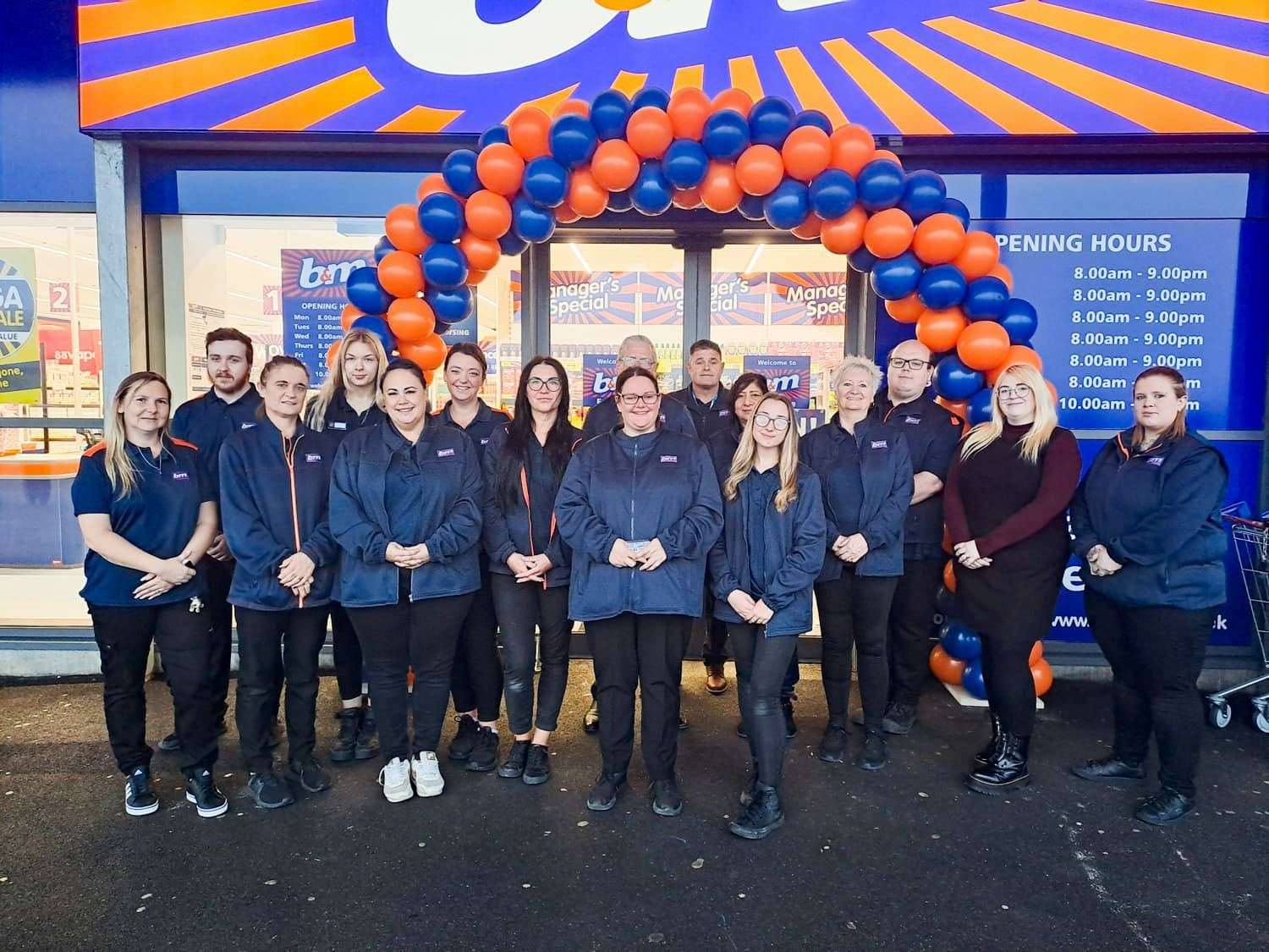 The team who will be working at the new B&M store.