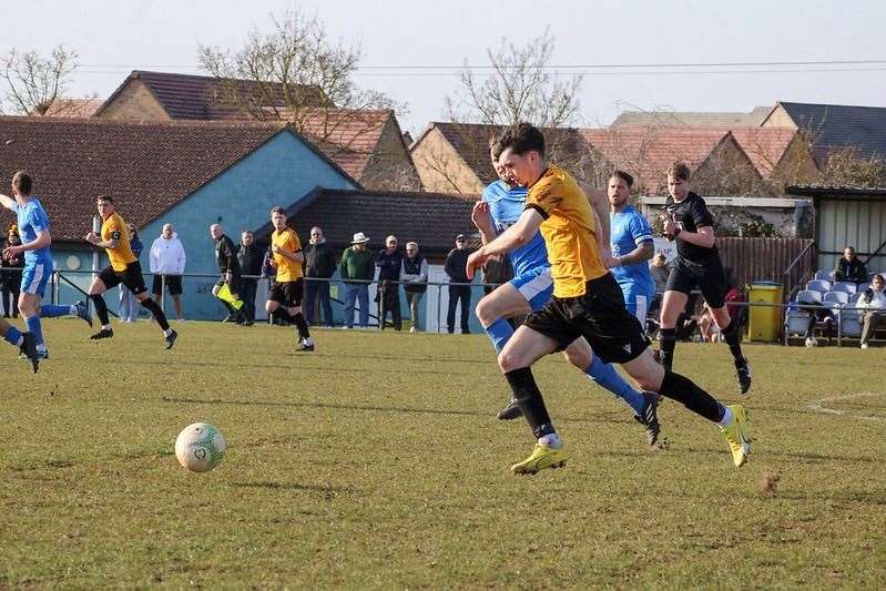 Adam Brumby makes a run. Picture Amber Kent