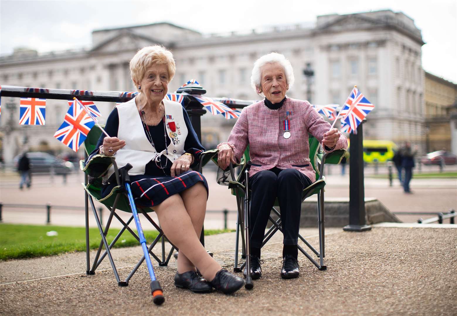 Ruth Bourne, 98, and Joyce Wilding, 100 (right), outside Buckingham Palace (James Manning/PA)
